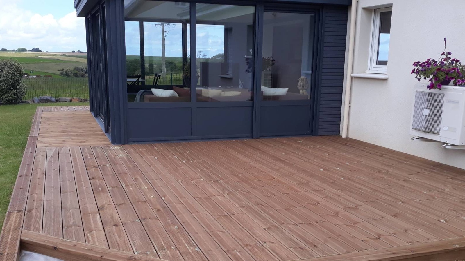 Réalisation d'une terrasse bois prés de Saint-Léonard