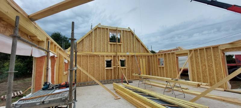 Votre expert en menuiserie bois à Fécamp : intérieurs, extérieurs, terrasses et ossature