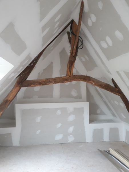 Artisan menuisier Fécamp : pose de placo BA13 avec isolation pour une rénovation intérieure d'une maison